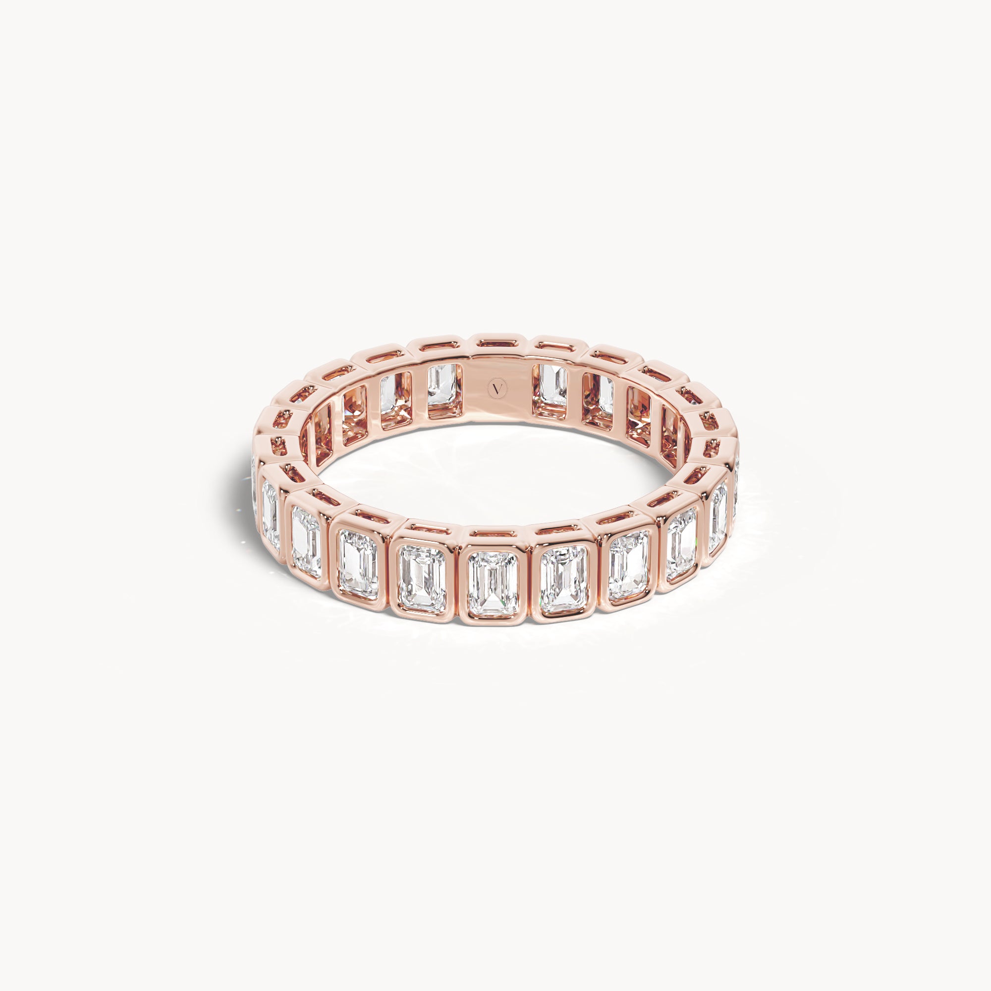 Bezel Memory Ring Emerald