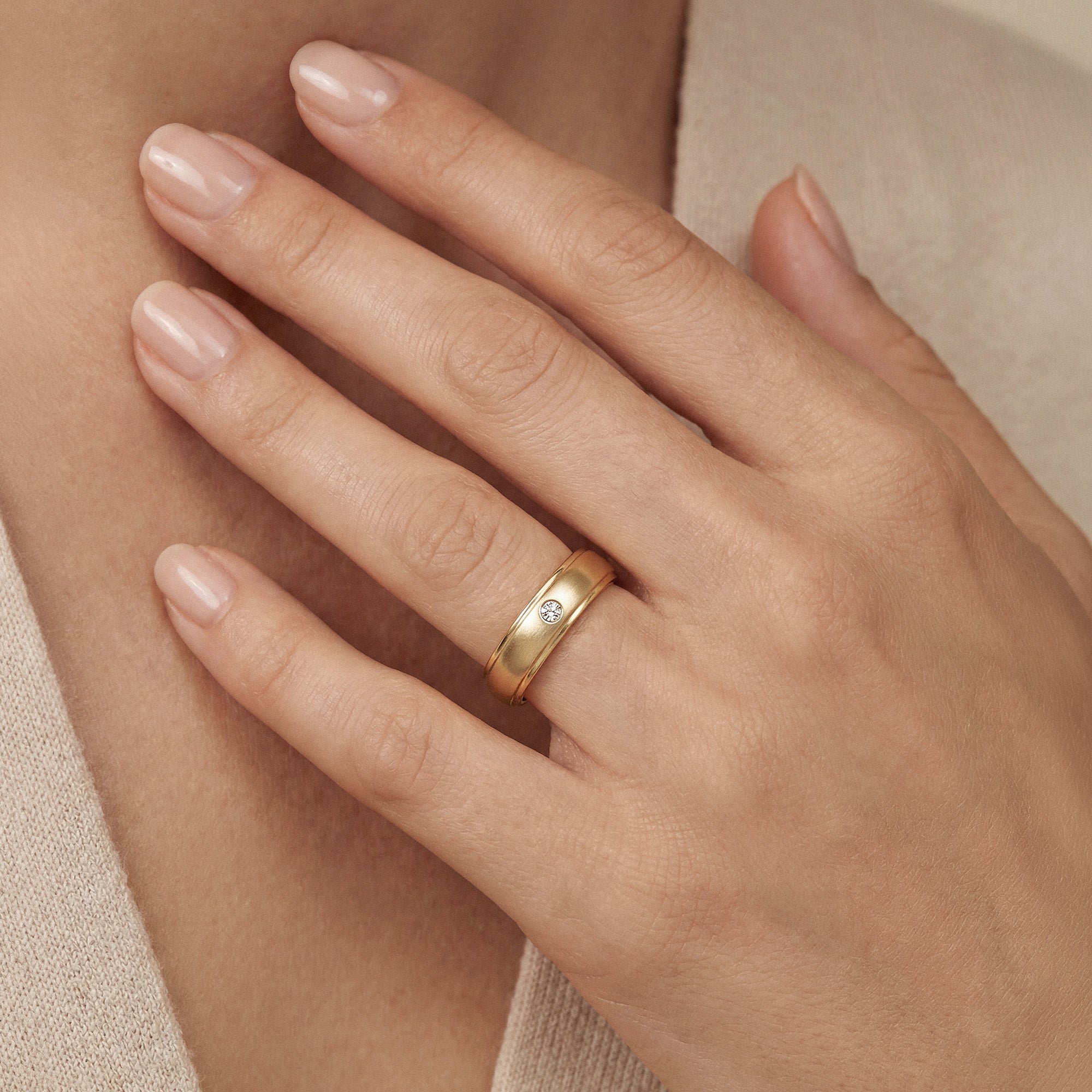 Solitaire Wedding Band