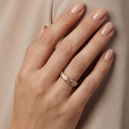 Scattered Brilliant Wedding Band 4.5mm
