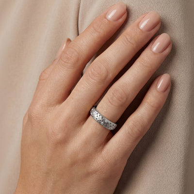 Scattered Brilliant Wedding Band 4.5mm