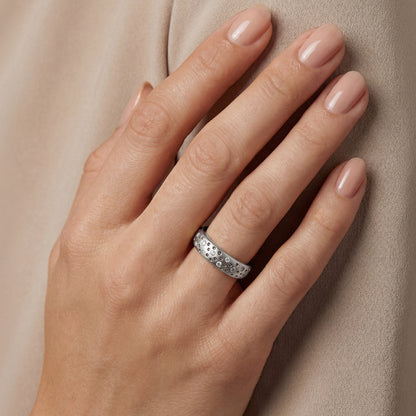 Scattered Brilliant Wedding Band 4.5mm