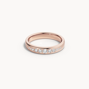 Graduated Brilliant Wedding Band