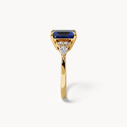 Ava Ring