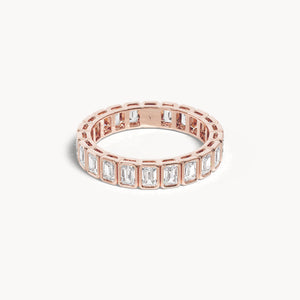 Bezel Memory Ring Emerald