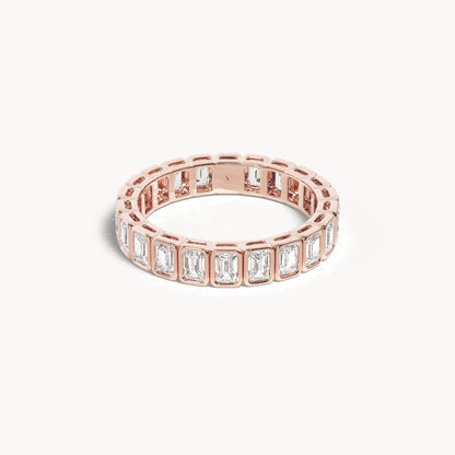 Bezel Memory Ring Emerald