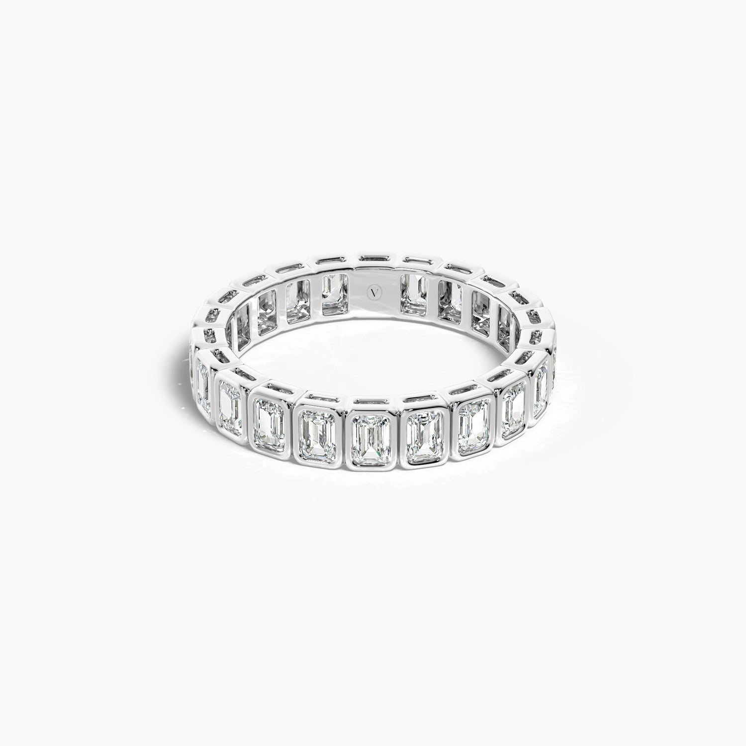 Bezel Memory Ring Emerald