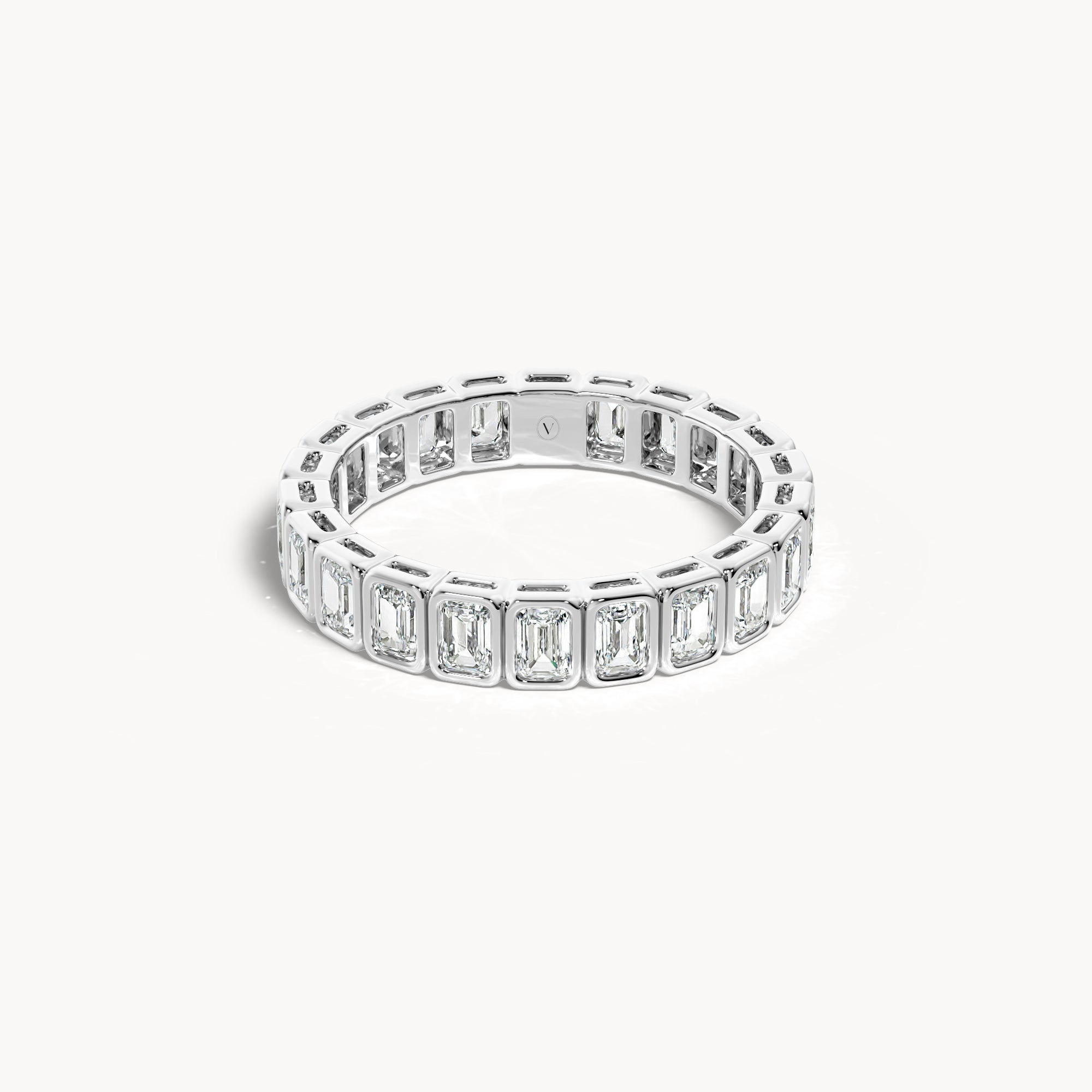 Bezel Memory Ring Emerald
