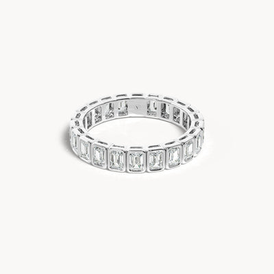 Bezel Memory Ring Emerald