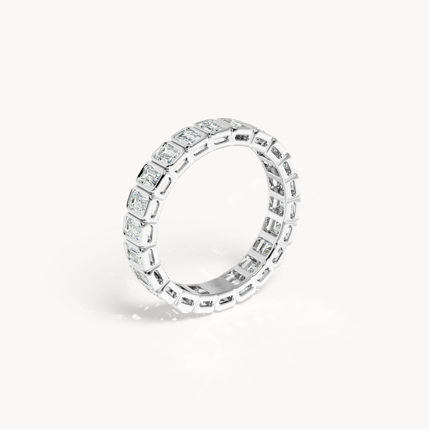 Bezel Memory Ring Emerald