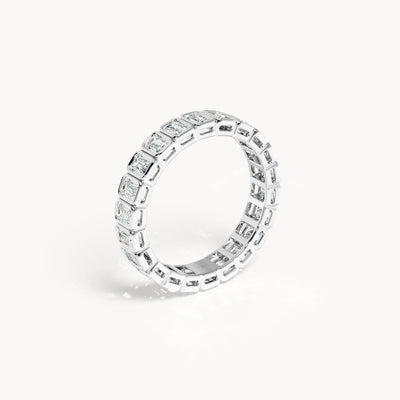 Bezel Memory Ring Emerald