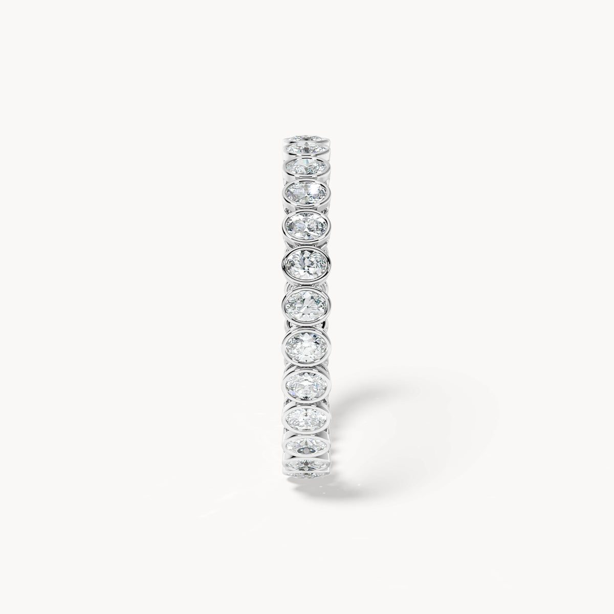 Bezel Memory Ring Oval 0,72ct.
