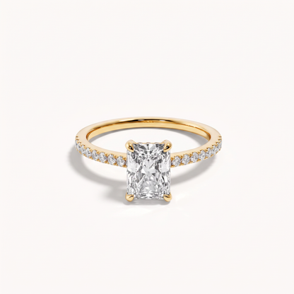 Darcy Pavé Verlobungsring aus 18kt Gelbgold mit 0,95ct Radiant-Diamant, liegend von vorne